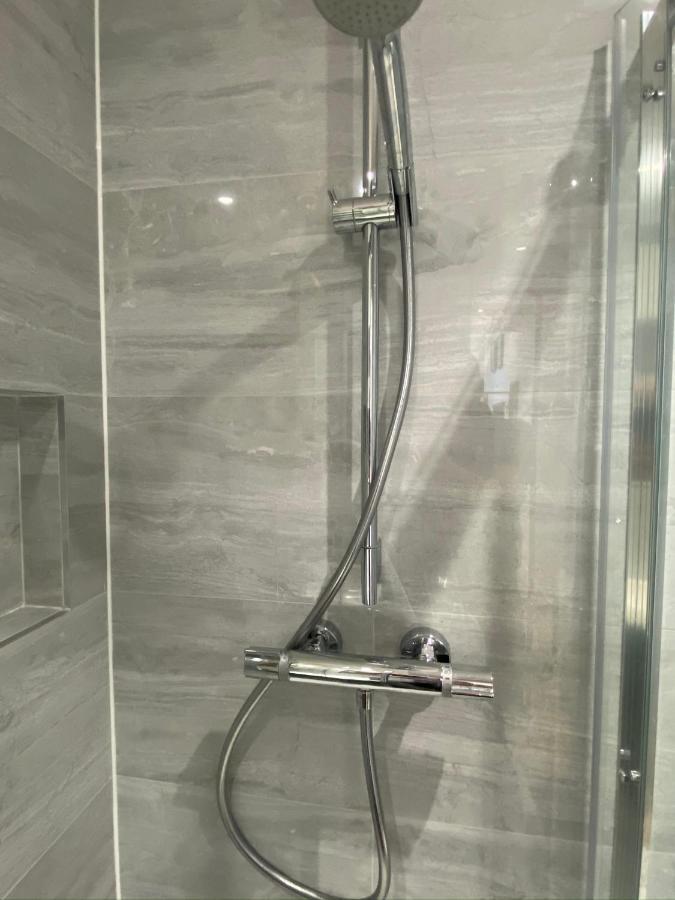 Lovely And Modern Studio Apartment. Borehamwood Ngoại thất bức ảnh