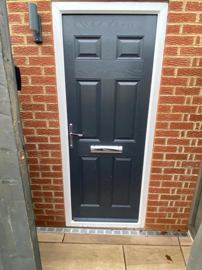 Lovely And Modern Studio Apartment. Borehamwood Ngoại thất bức ảnh